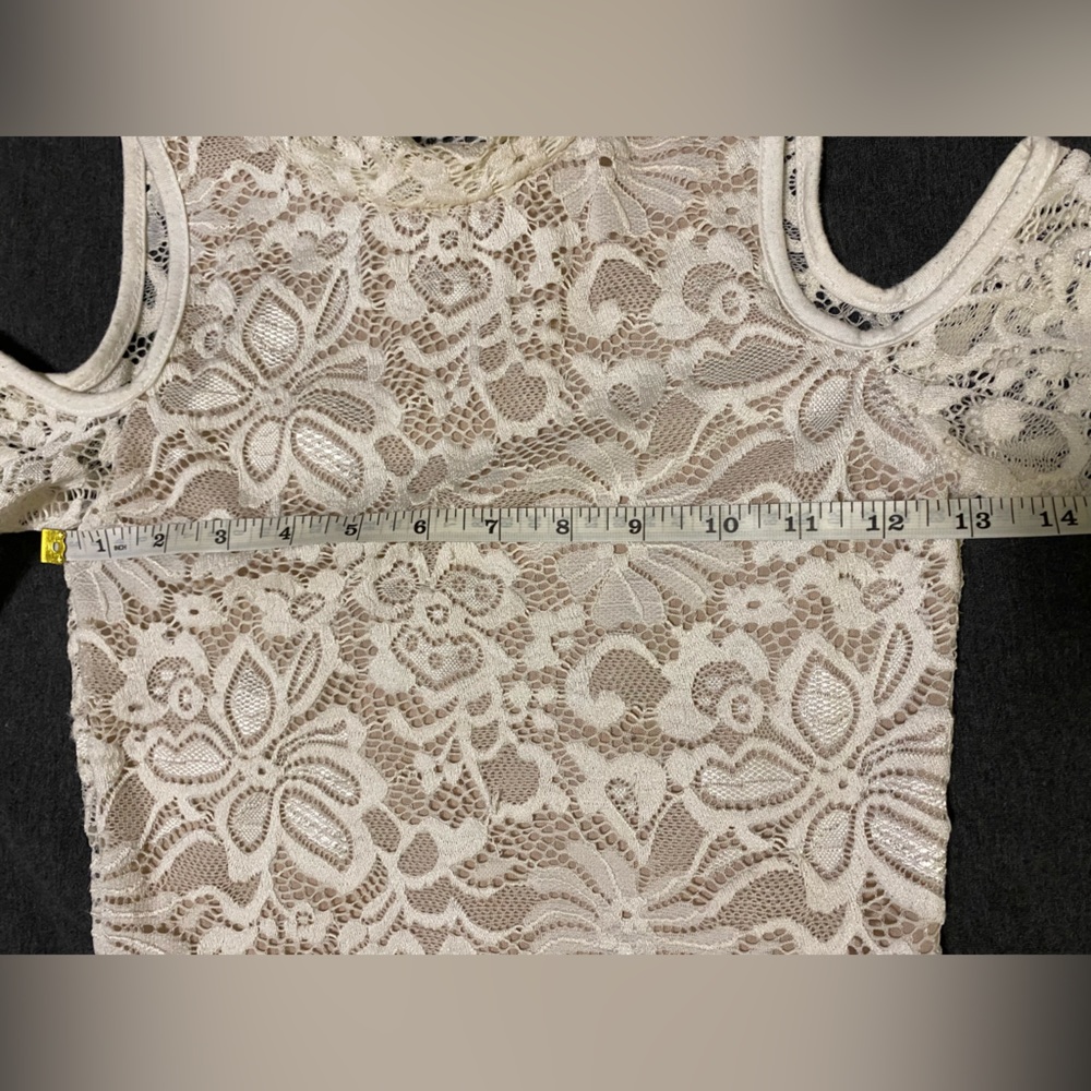 Cold Shoulder Lace Top - Picture 3 of 5
